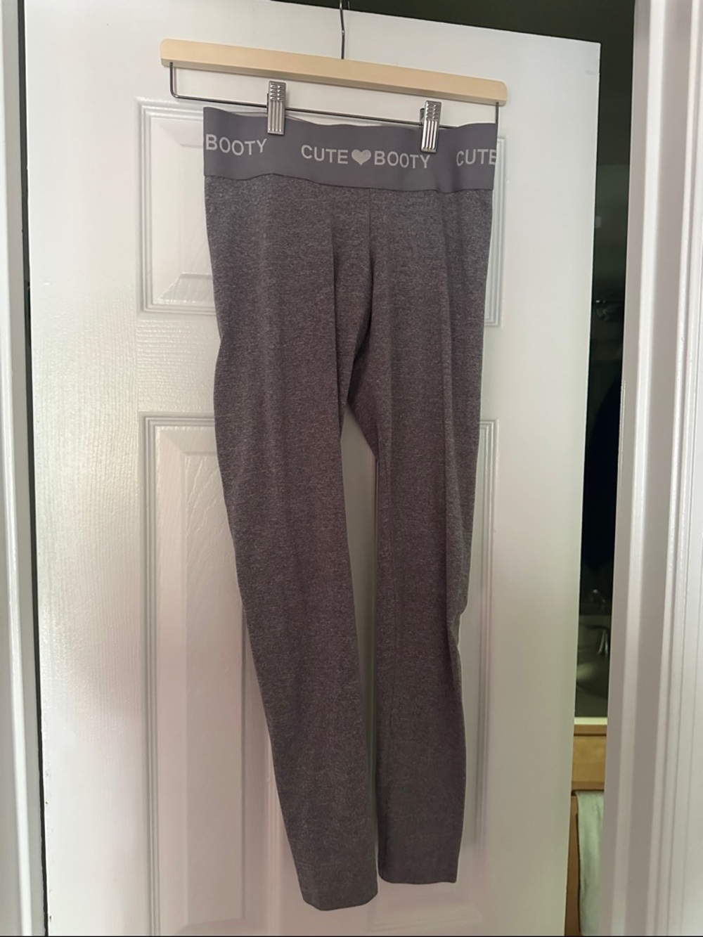Cute Booty Gray Active Leggings